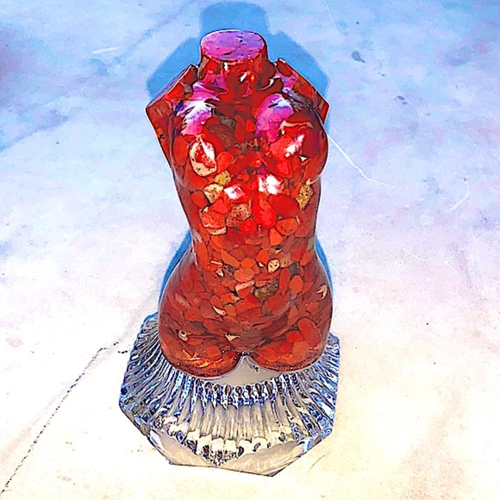 RESIN FILLED WITH NATURAL RED JASPER CHIPS FEMALE BODYFIGURE 4 INCH